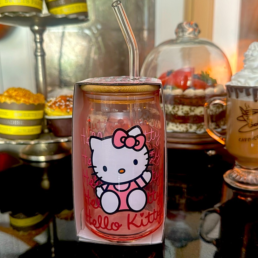 Hello Kitty soft pink glass “soda-can” tumbler with glass straw NEW